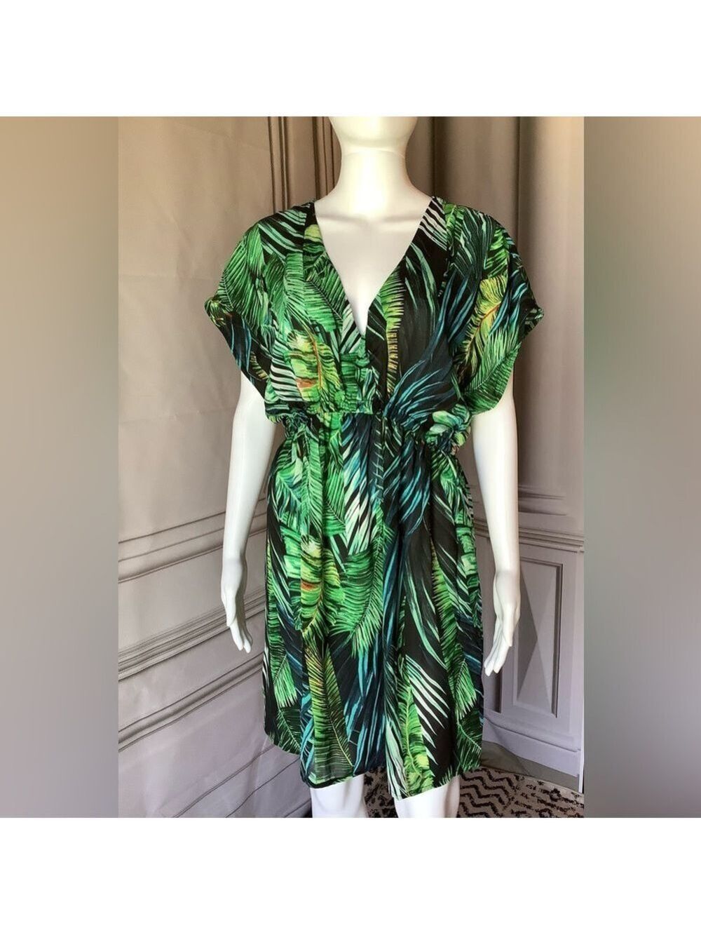 ✨Cupshe Tropical Dolman Sleeve Mini Cover-Up M NWT